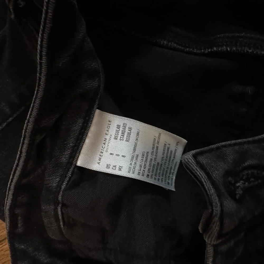 American Eagle Outfitters Black Ripped Skinny Jeans - Picture 4 of 4